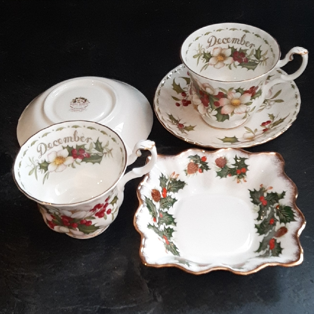 2 Royal Albert🍒December Holly Tea Set➕Rosina Yultide Dish🍒White and Gold